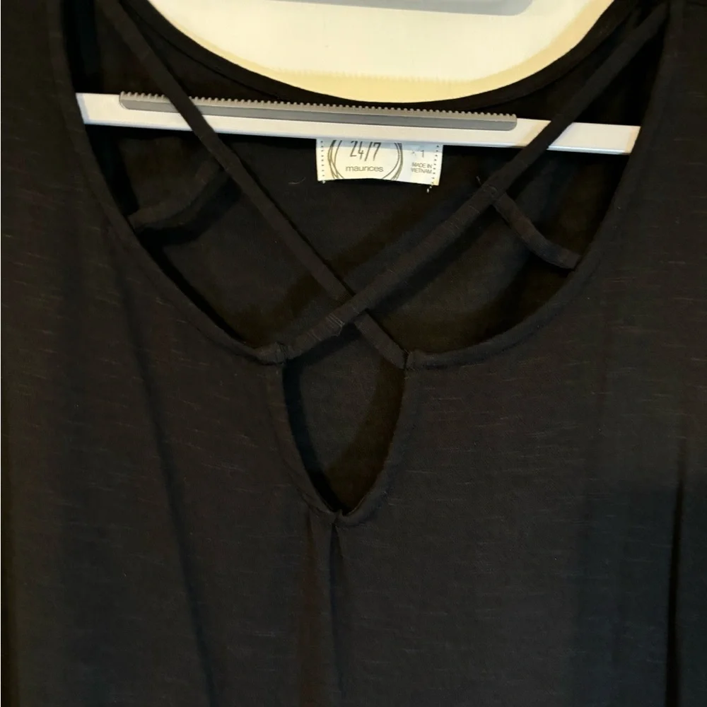 Black Crisscross, flutter short sleeve, Maurice’s size 1 - Picture 2 of 3